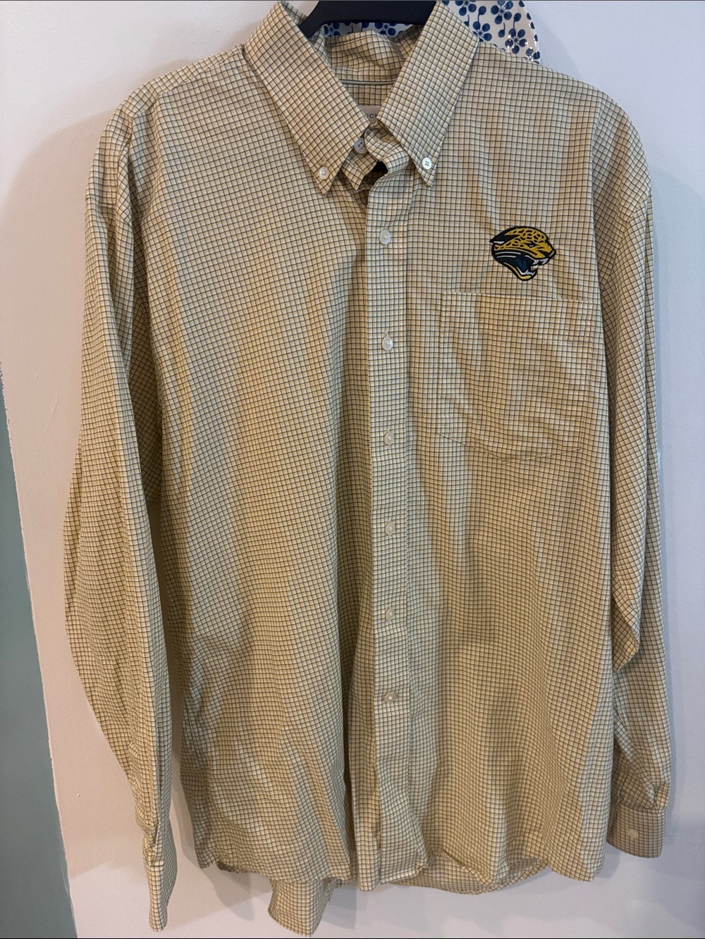CUTTER AND BUCK JACKSONVILLE JAGUARS BUTTON DOWN